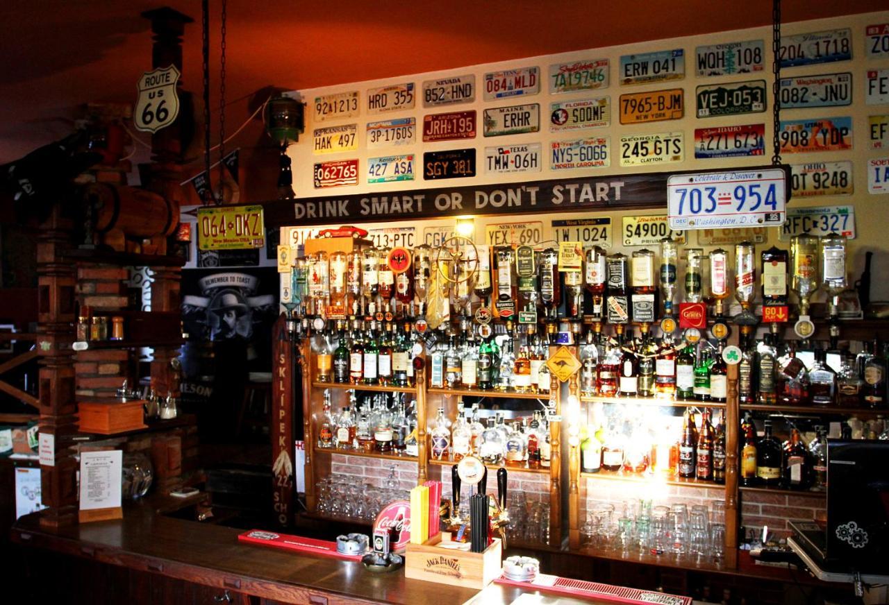 Pension Alfa & Whisky Pub Tabor Exterior photo